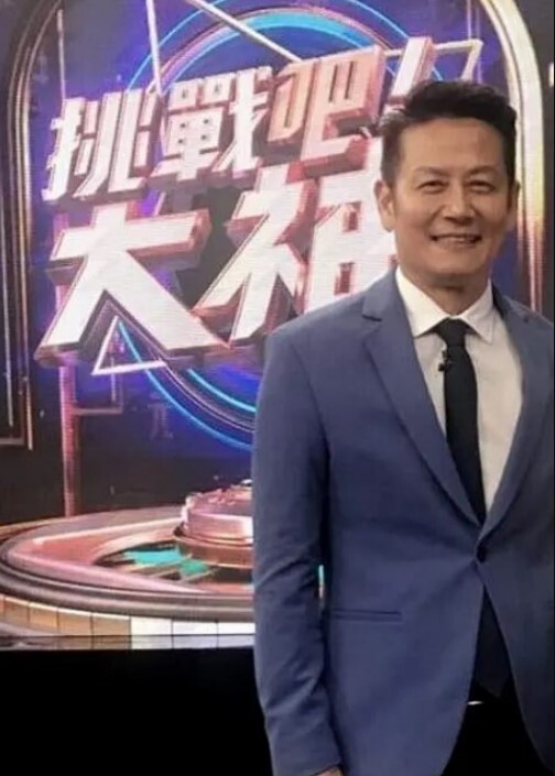 韩国巨乳模特儿 KimWooHyeon 在楼梯帮男友口交不雅视频泄漏流出！ - 挖片网